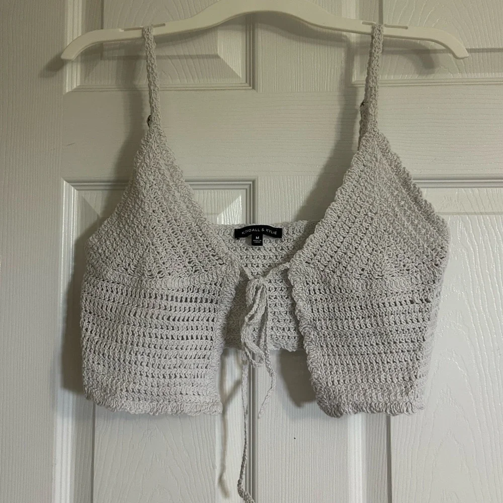 Kendall and Kylie white crochet tie top- size M - Picture 2 of 4